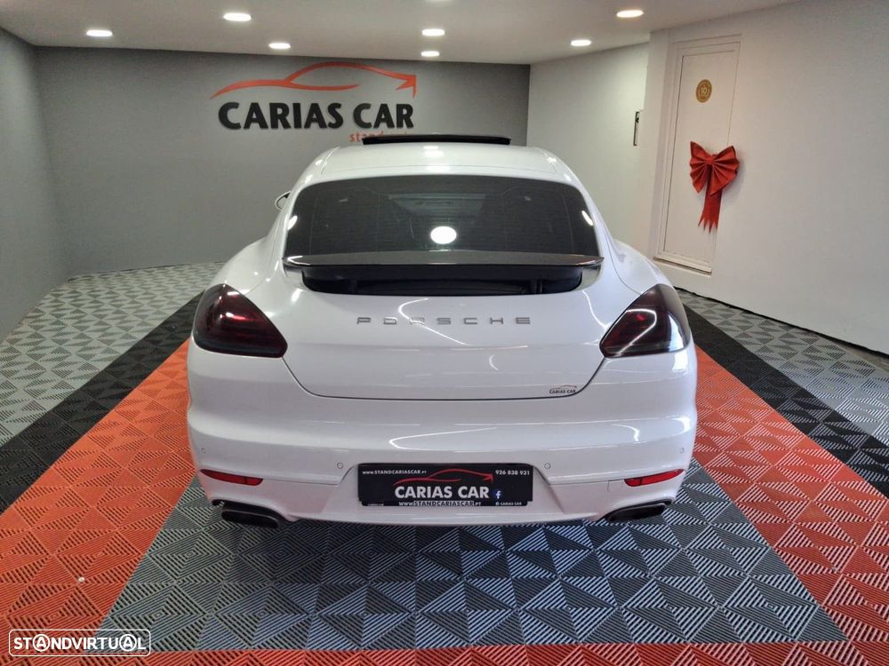 Porsche Panamera - 4