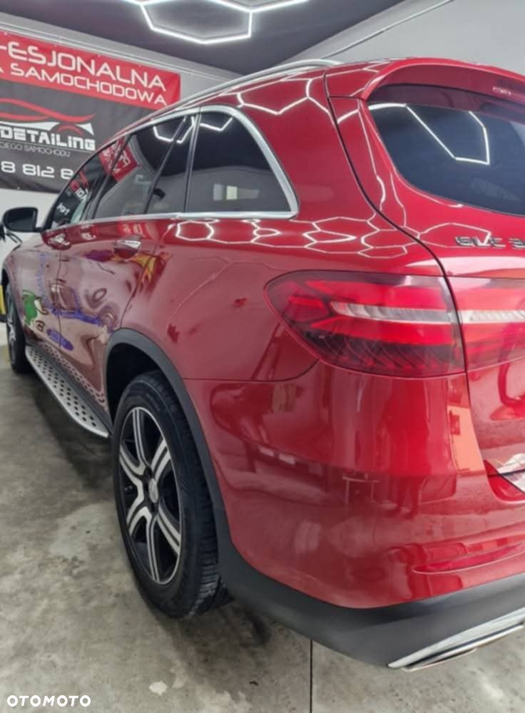 Mercedes-Benz GLC 300 4Matic 9G-TRONIC AMG Line - 17