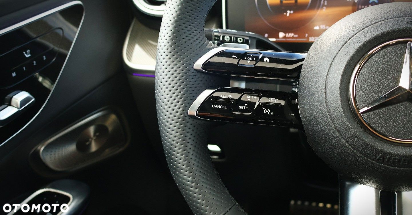 Mercedes-Benz GLC 300 4Matic 9G-TRONIC Edition Avantgarde - 27