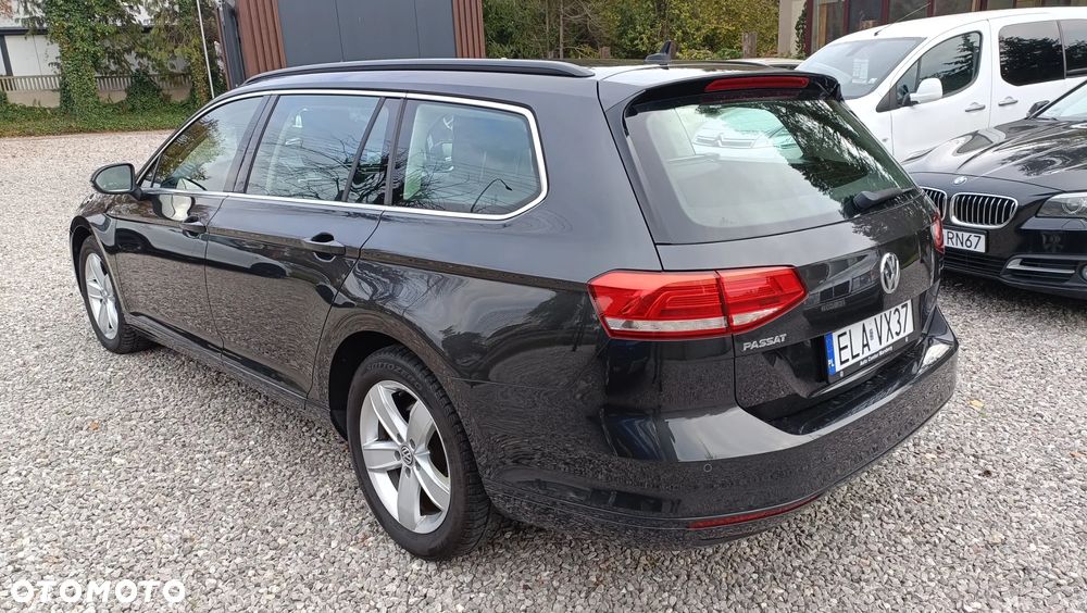 Volkswagen Passat 2.0 TDI DSG (BlueMotion Technology) Comfortline - 3