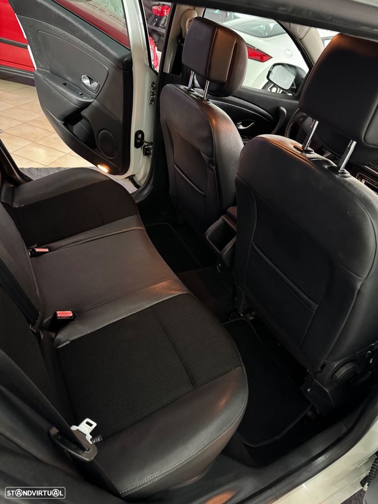 Renault Mégane Sport Tourer 1.5 dCi Luxe - 12