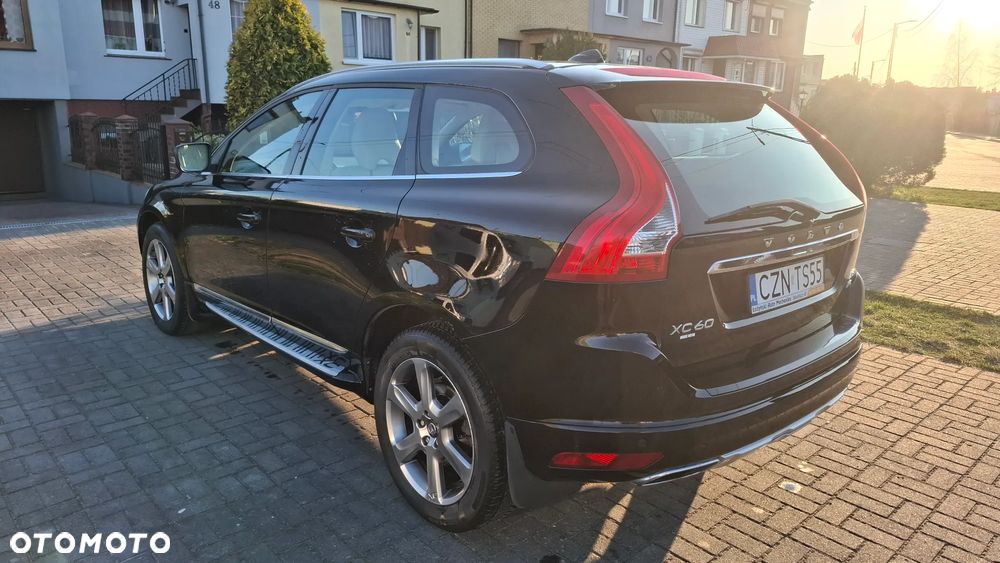 Volvo XC 60 D5 AWD Momentum - 12