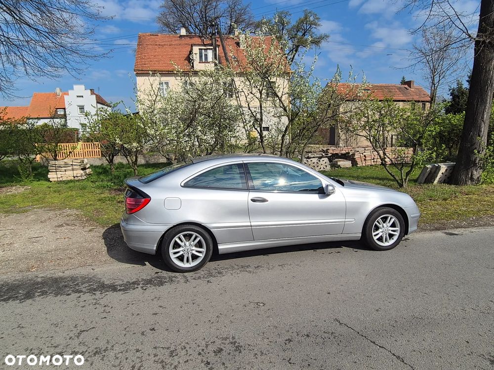 Mercedes-Benz Klasa C 180 Kompressor Sportcoupe - 2