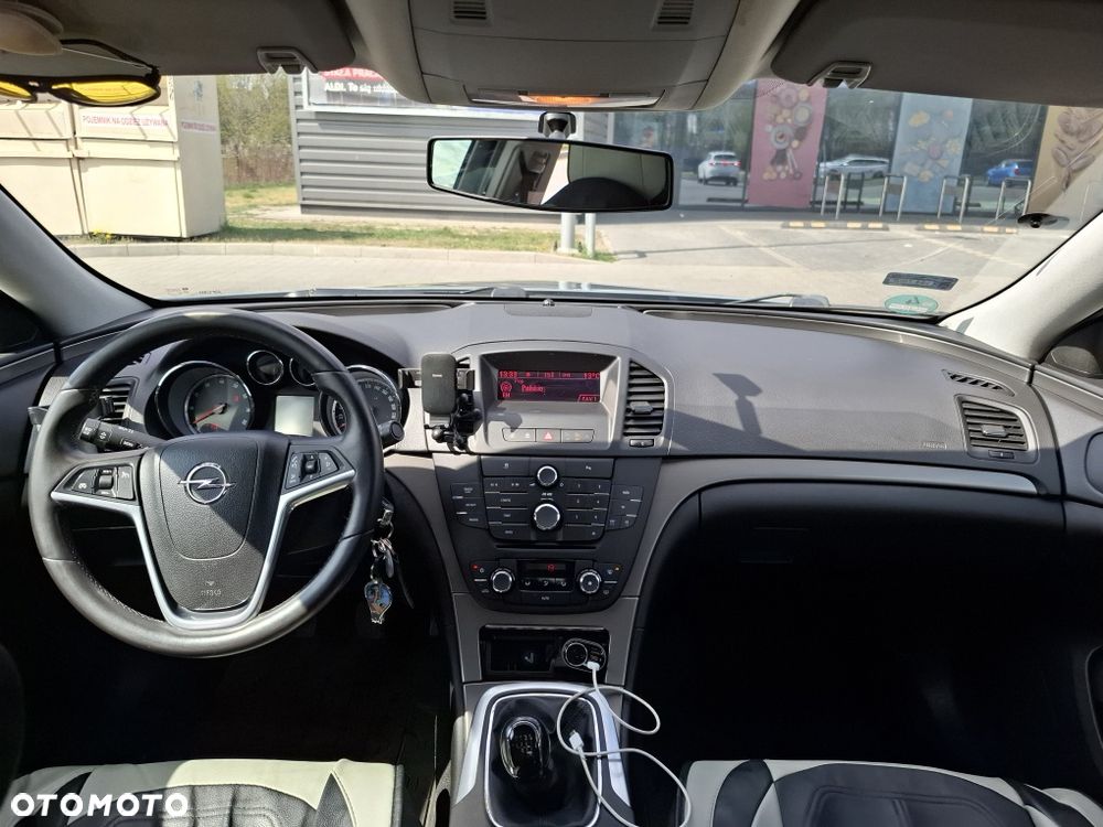 Opel Insignia 1.8 - 9