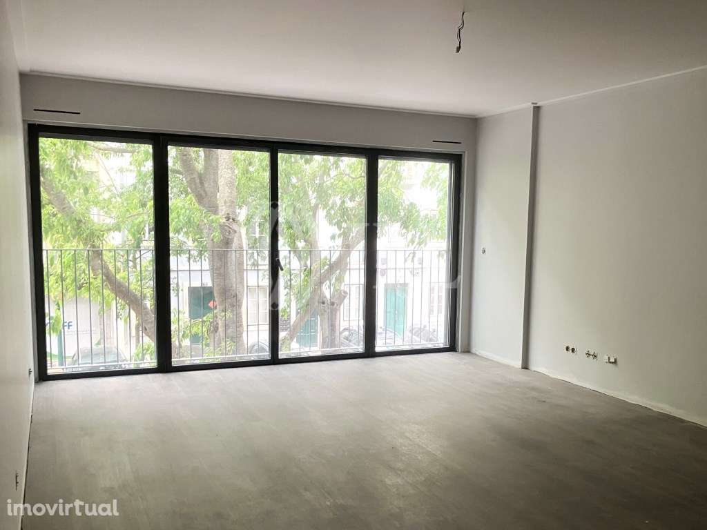 Apartamento T2, com estacionamento, em Alcântara - Grande imagem: 2/37