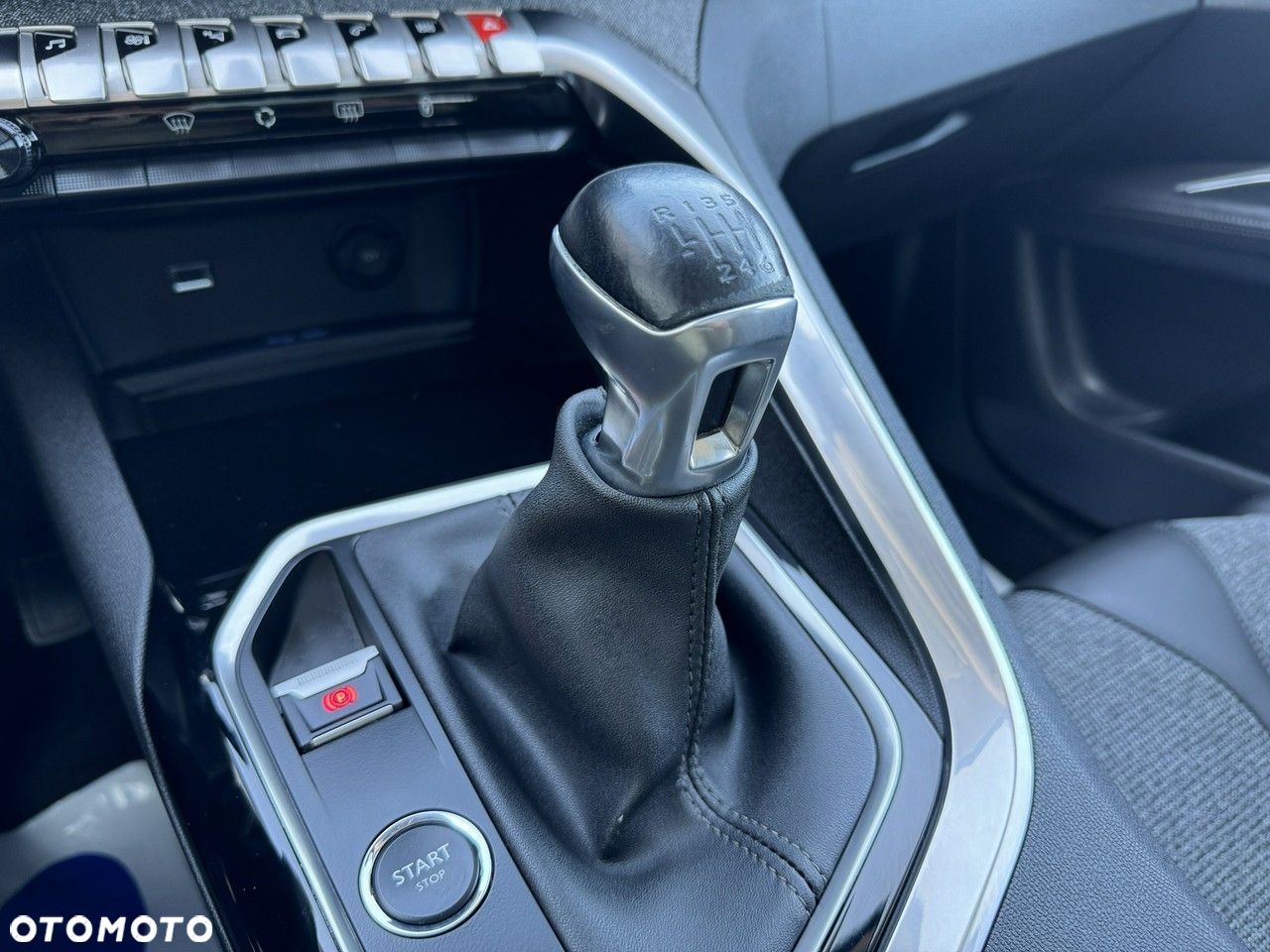 Peugeot 3008 PureTech 130 Stop & Start GPF Active - 27