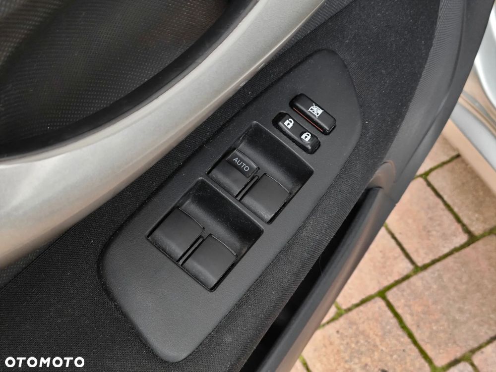 Toyota Auris 1.6 VVT-i Team - 22