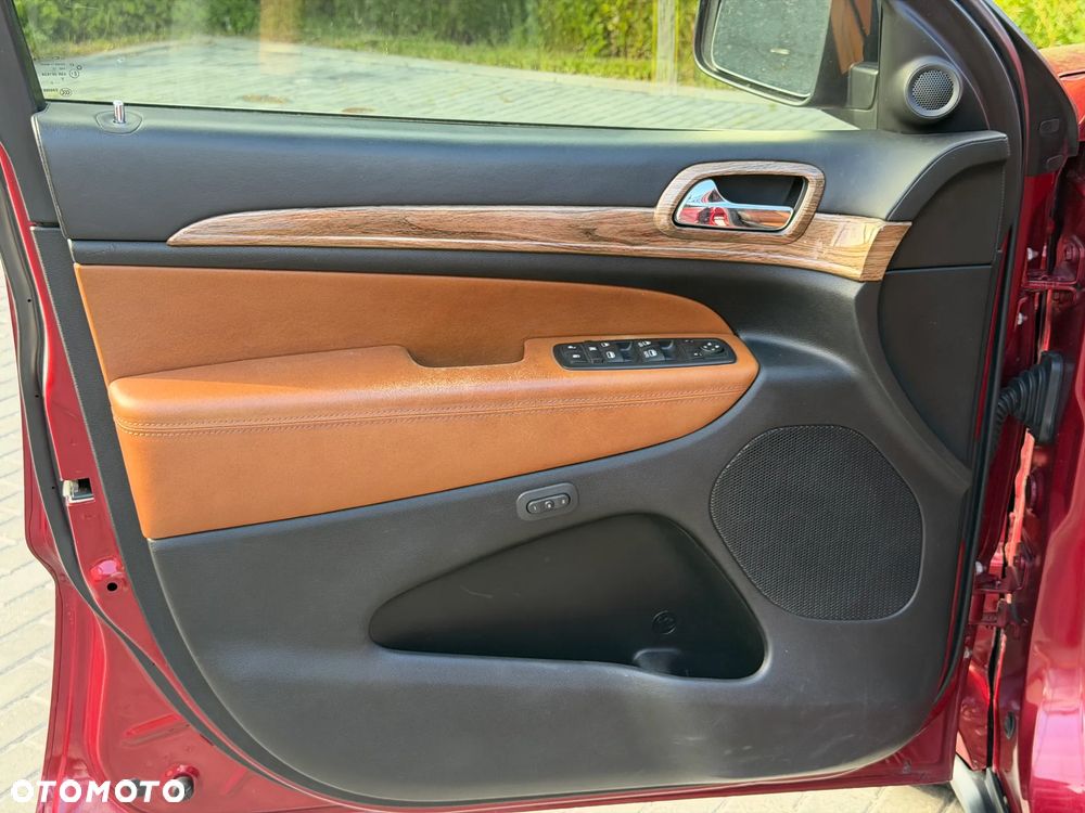 Jeep Grand Cherokee - 11