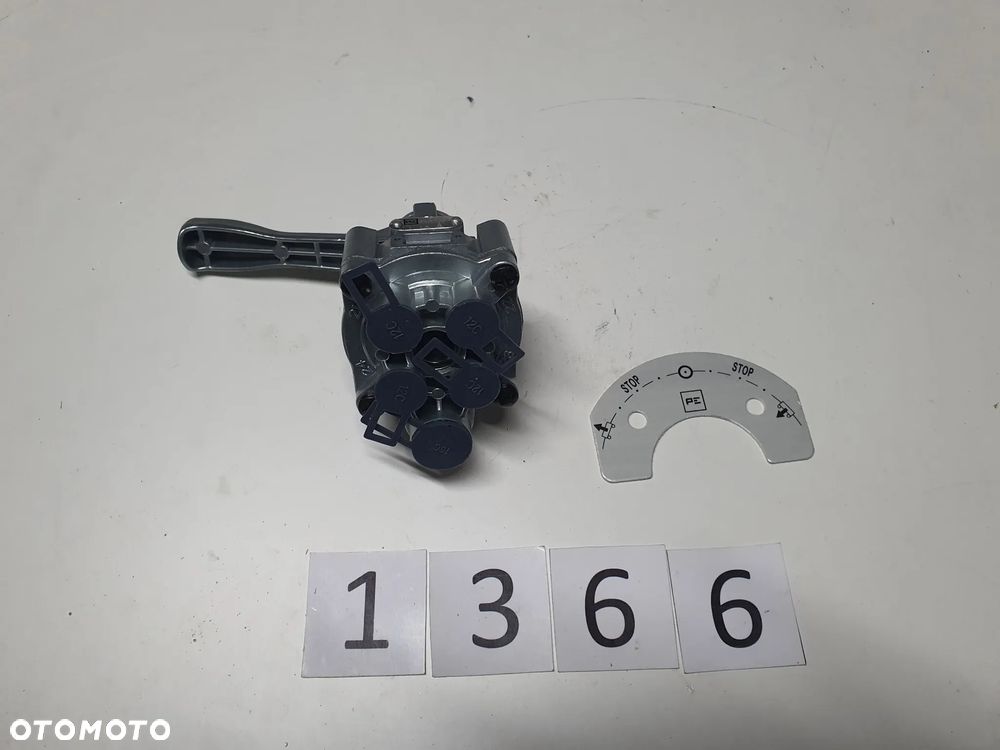 Zawór podnoszenia, opuszczania osi, tulejowy, obrotowy PETERS PE, 084.603-00A - 2