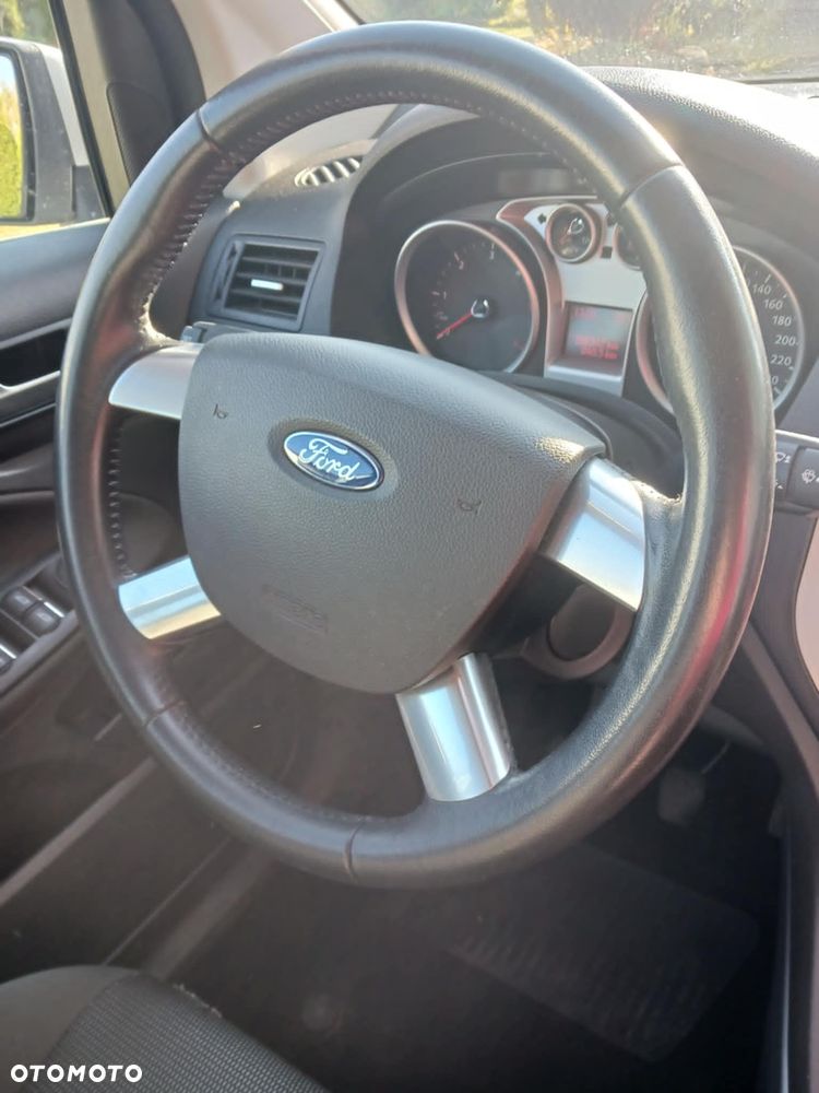 Ford Kuga - 17