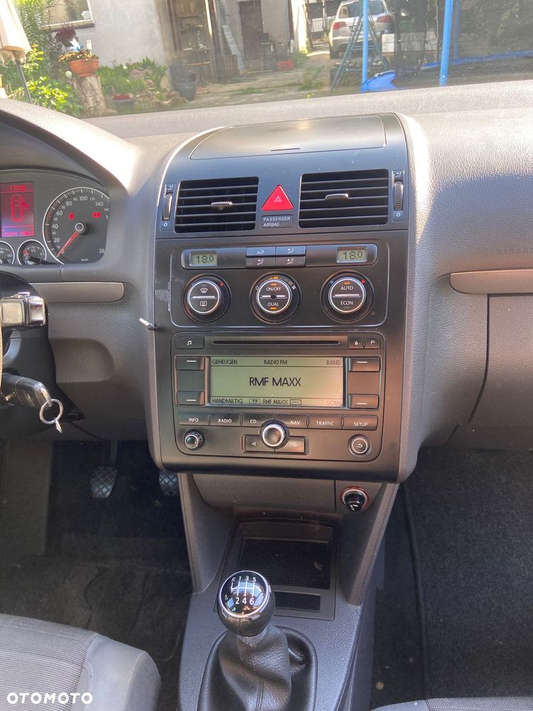 Volkswagen Touran 1.9 TDI Highline - 11