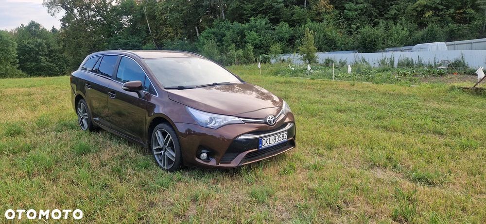 Toyota Avensis 1.6 D-4D Premium - 3