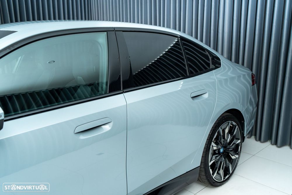 BMW i5 eDrive40 Pack Desportivo M - 17