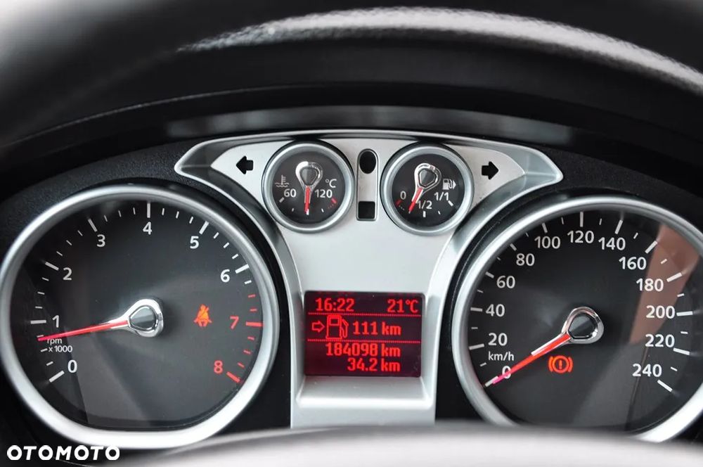 Ford Kuga 2.5 4x4 Titanium - 38