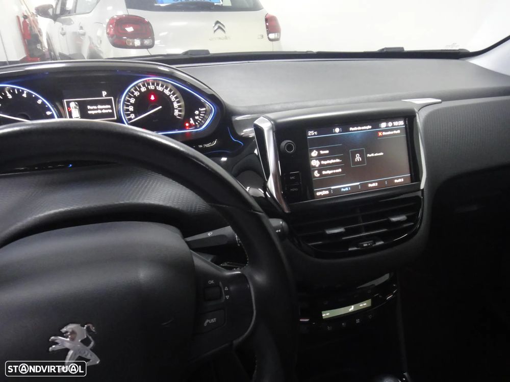 Peugeot 2008 PureTech 110 Stop&Start EAT6 Allure - 21
