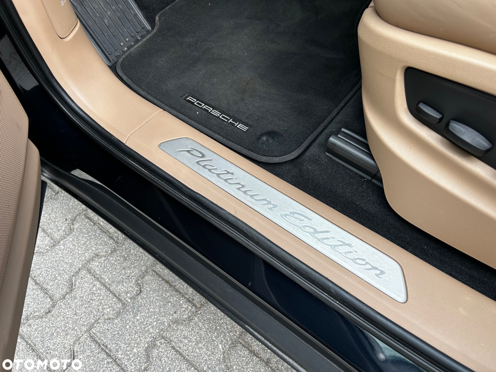 Porsche Cayenne Coupe Platinum Edition - 34