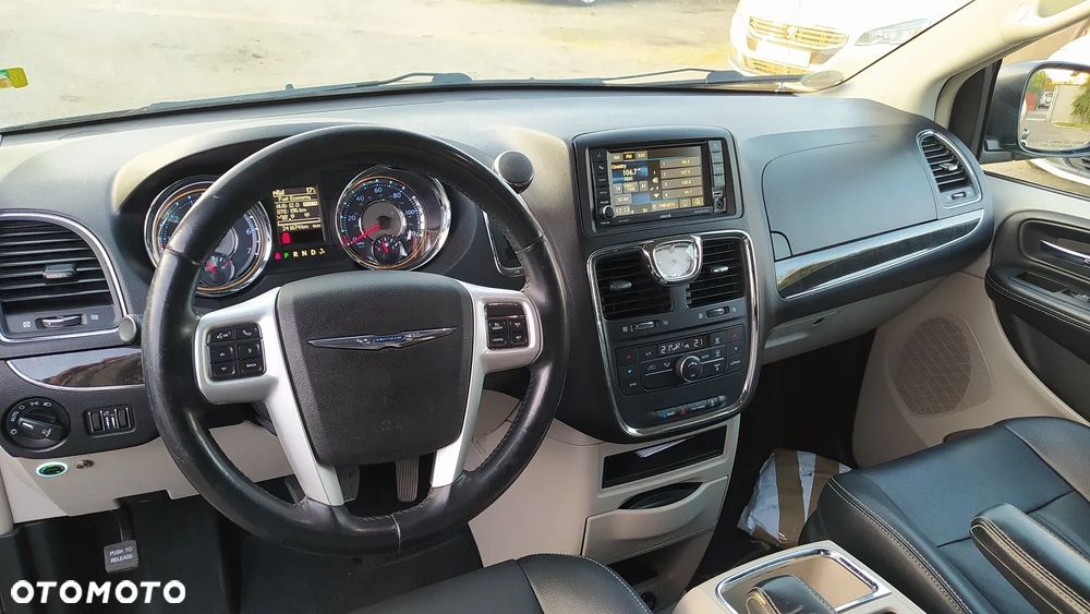 Chrysler Town & Country 3.6 Touring - 11