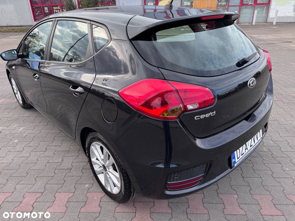 Kia Ceed - 37