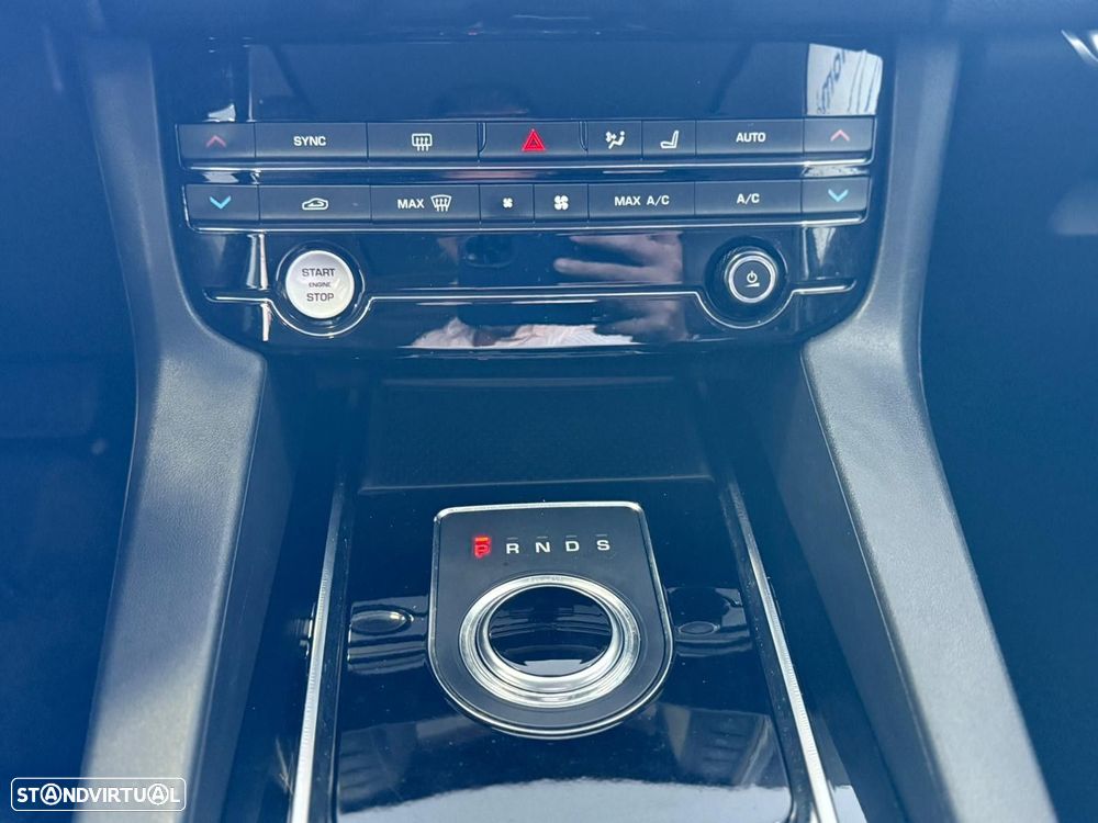 Jaguar F-Pace 2.0 i4D Prestige Aut. - 11