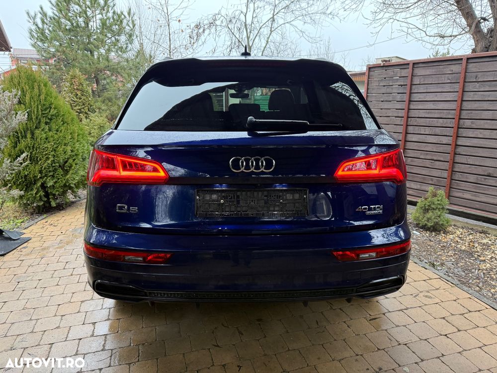 Audi Q5 2.0 40 TDI quattro S tronic Design - 4