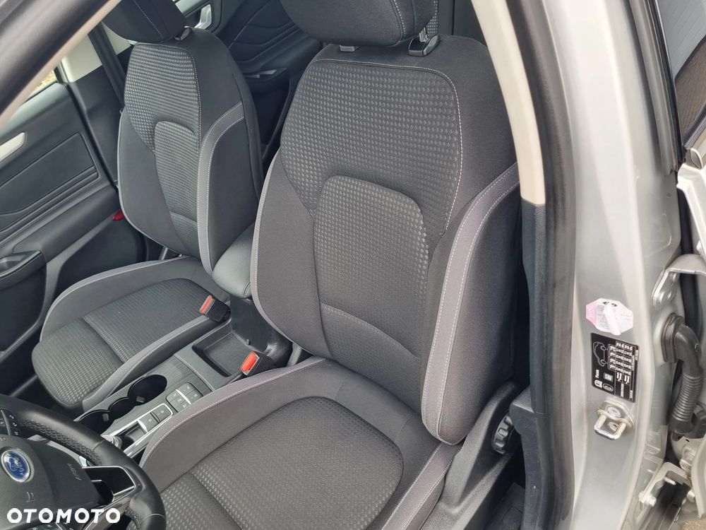 Ford Focus 1.0 EcoBoost Titanium - 27