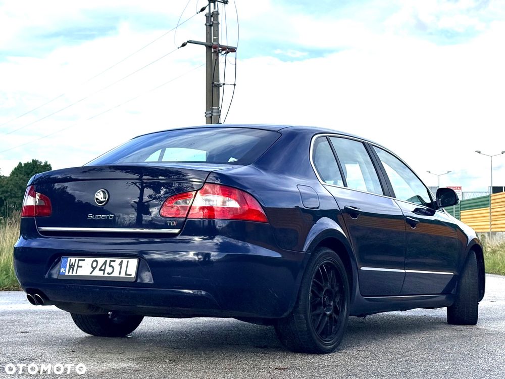 Skoda Superb 2.0 TDI Ambition - 11