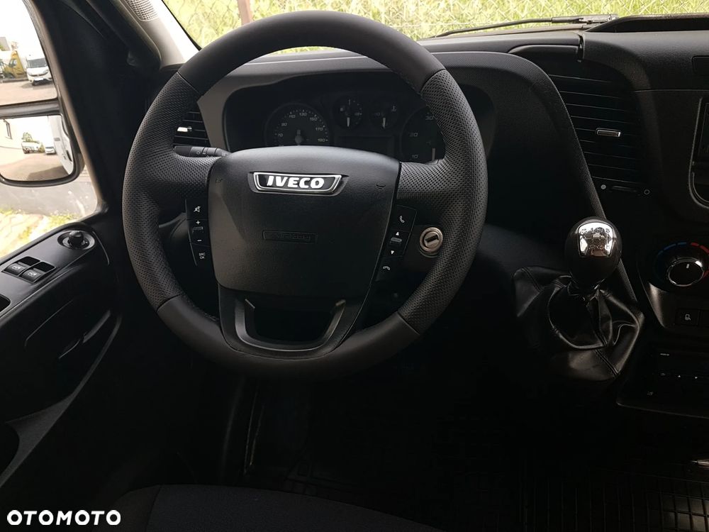 Iveco 70C18 KONTENER ROLETY BOK DO TRANSPORTU WODY 3,66x2,21x1,86 KLIMA DMC 7000KG RAMA PODWOZIE - 20