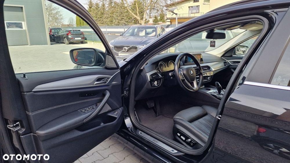 BMW Seria 5 530d Sport Line - 19