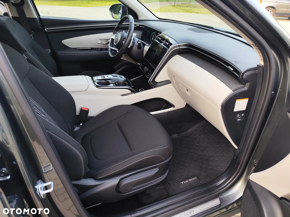 Hyundai Tucson 1.6 T-GDi HEV Executive 2WD - 31