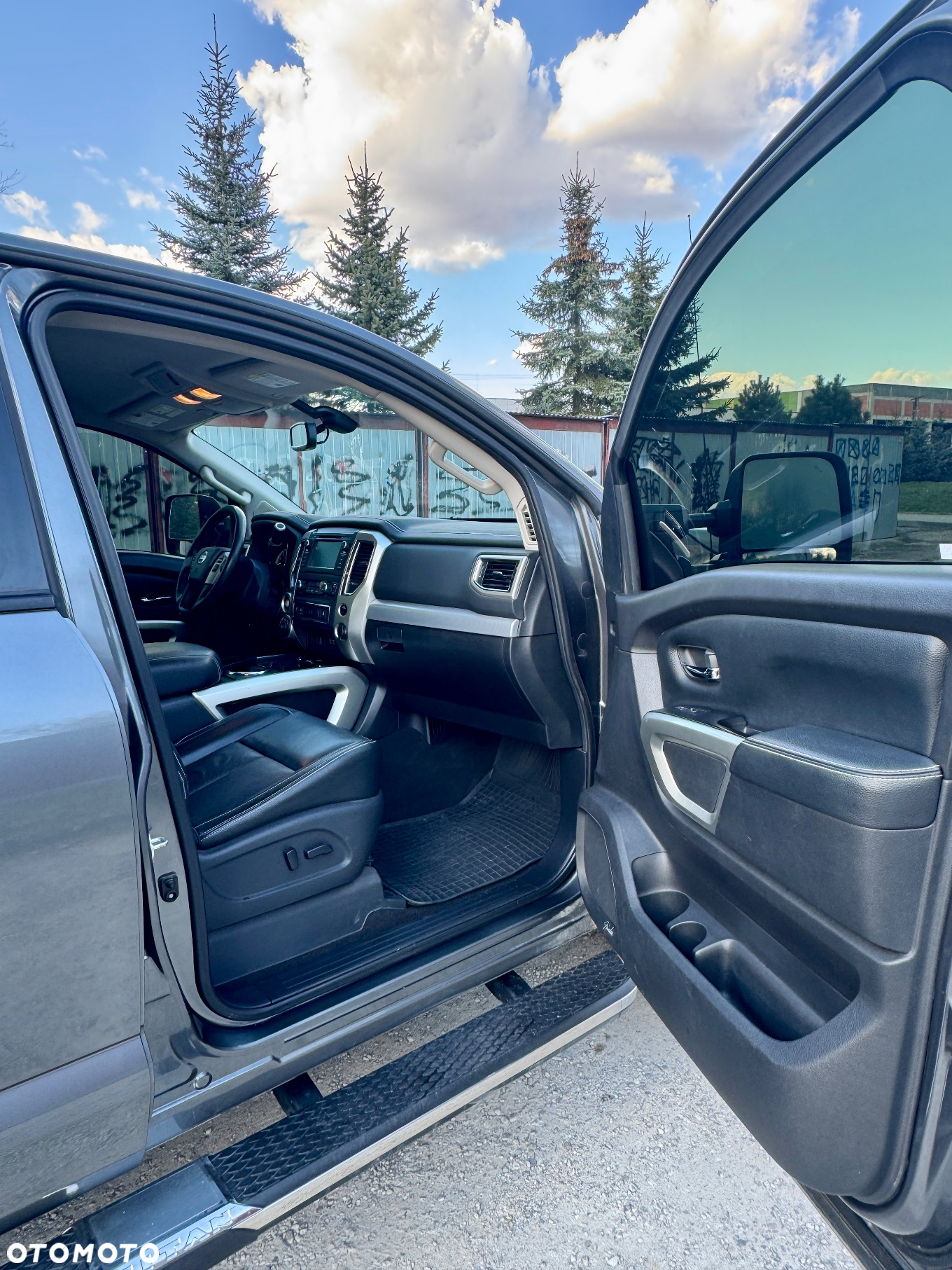 Nissan Titan - 17