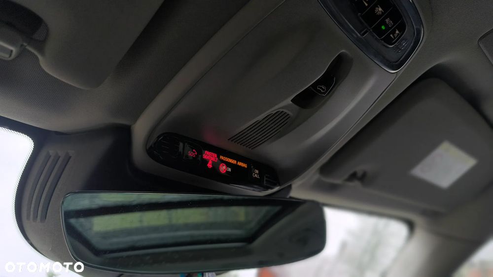 Volvo XC 60 T6 AWD Recharge Geartronic RDesign Expression - 15