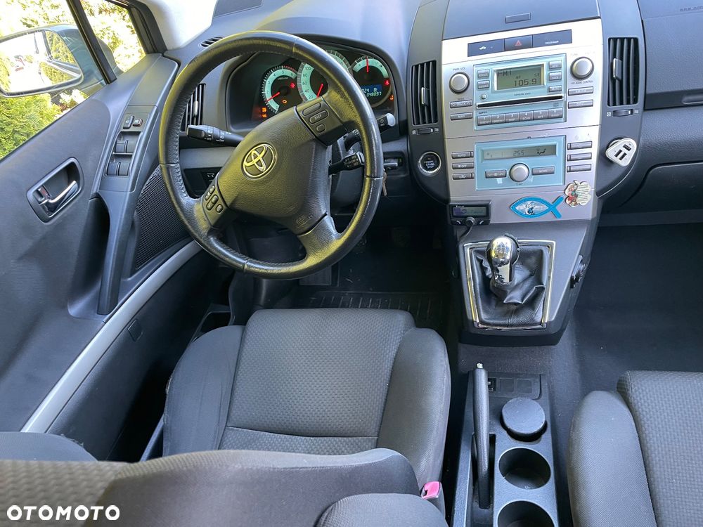 Toyota Corolla Verso - 11