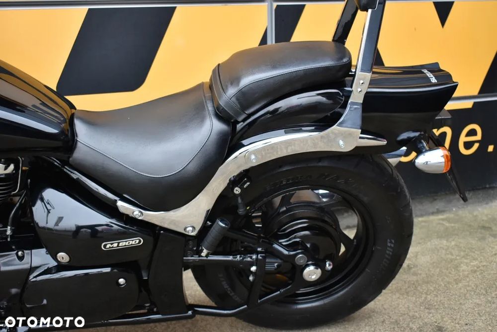 Suzuki Intruder - 11