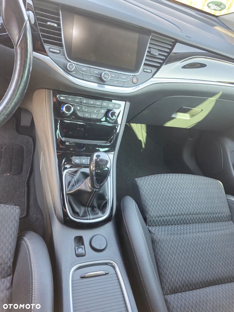 Opel Astra 1.6 Turbo Start/Stop Sports Tourer Innovation - 16