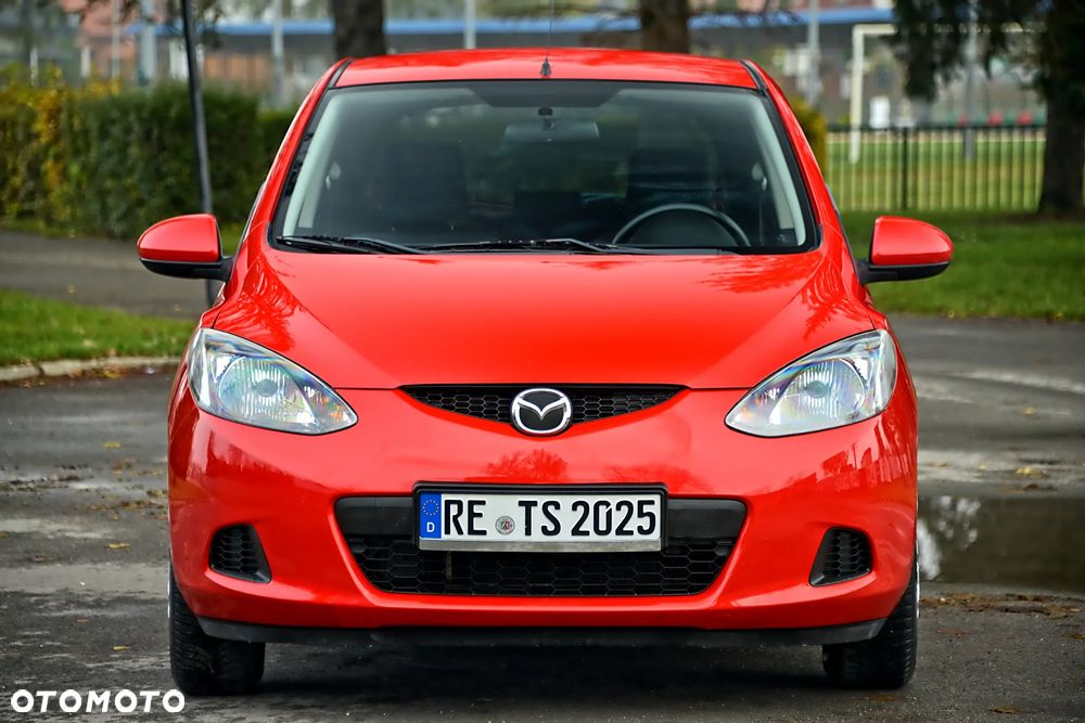 Mazda 2 2011 photo 3