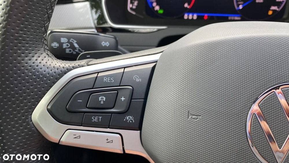 Volkswagen Passat - 18