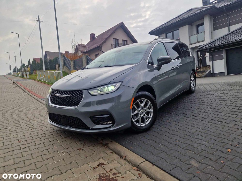 Chrysler Pacifica - 1