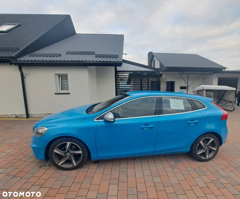 Volvo V40 D2 R-Design - 4