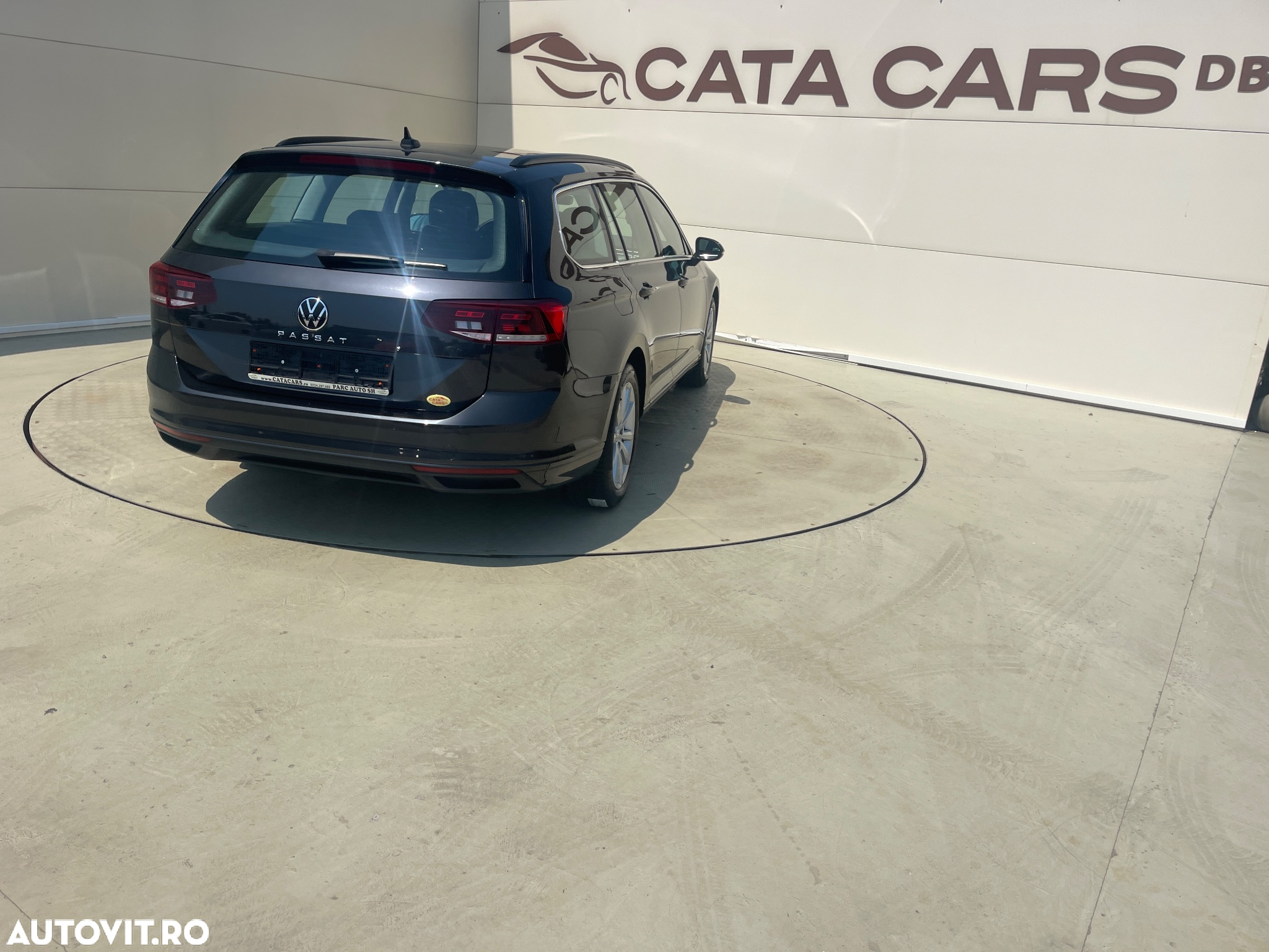 Volkswagen Passat - 14