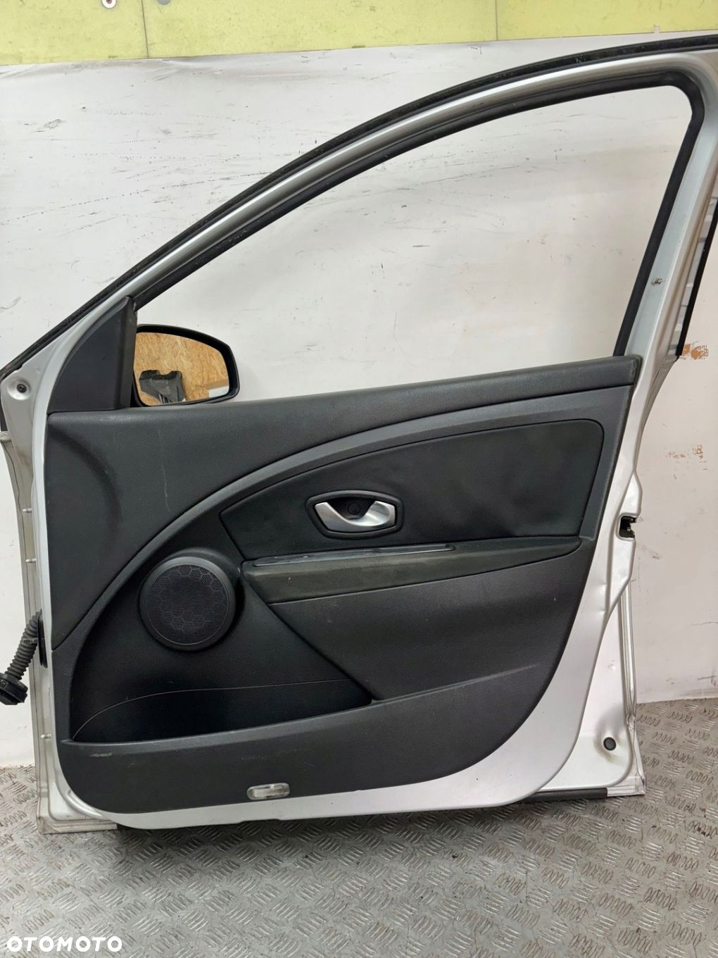 DRZWI PRZÓD PRZEDNIE PRAWE RENAULT MEGANE III 3 - 7