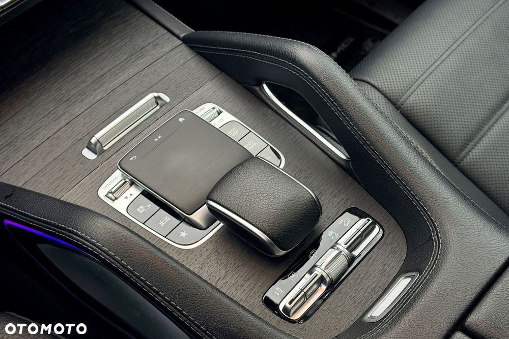 Mercedes-Benz GLS - 30
