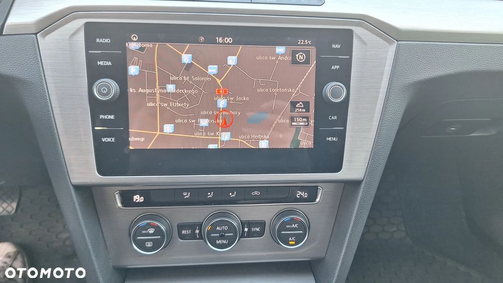 Volkswagen Passat 1.4 TSI BMT Trendline - 12