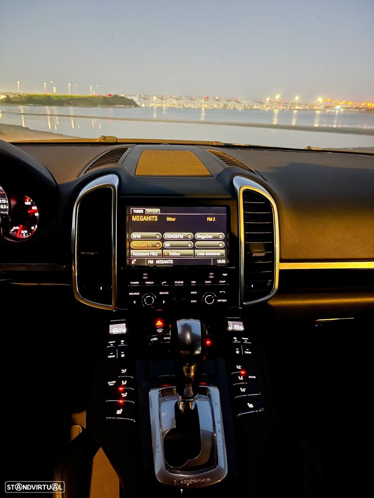 Porsche Cayenne Standard - 10