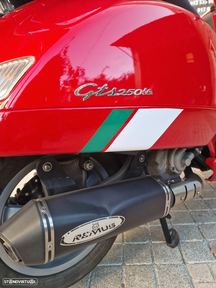 Vespa GTS Super GTS 250 ie - 11