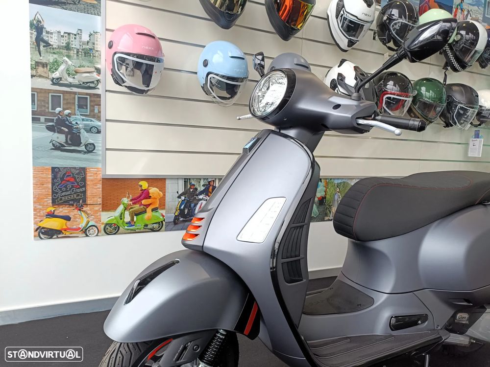 Vespa GTS Super Supersport - 3