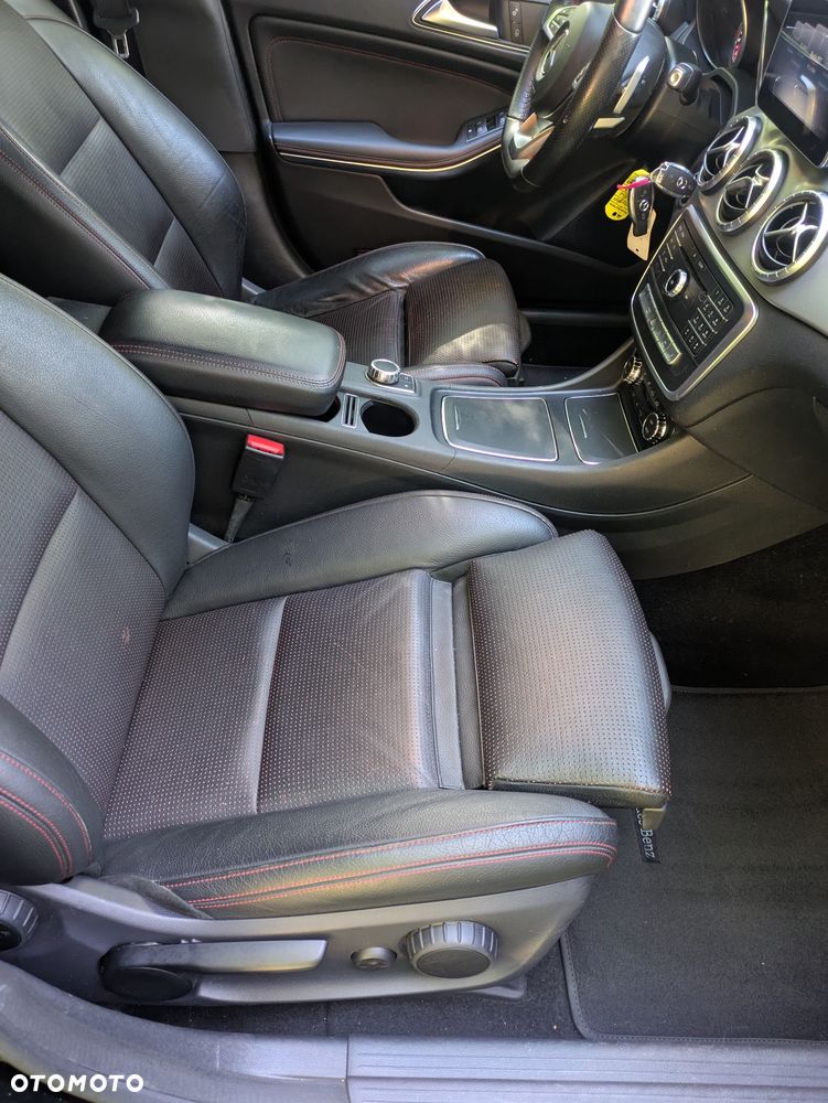 Mercedes-Benz CLA 200 d 7G-DCT AMG Line - 19