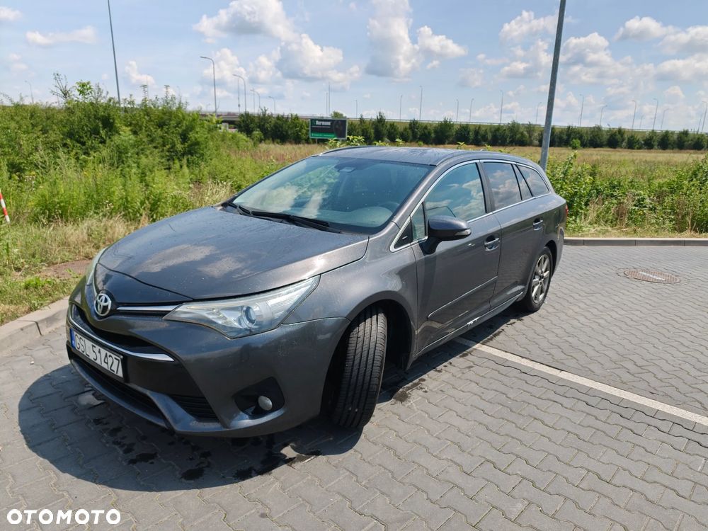Toyota Avensis 1.8 Premium MS - 10