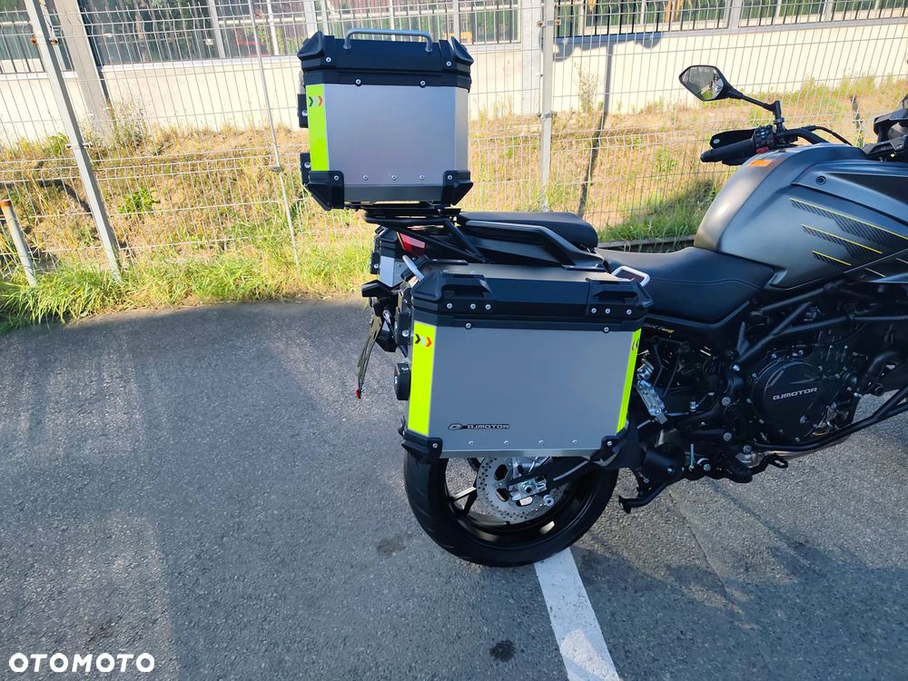 QJMOTOR SRT900S - 9