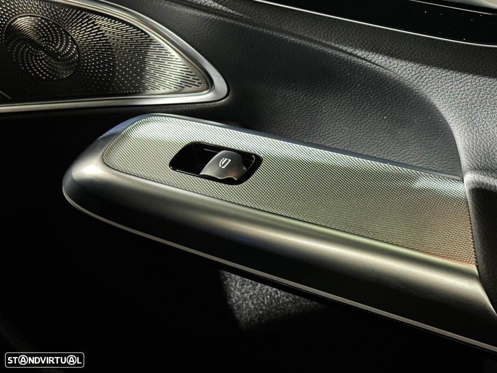 Mercedes-Benz E 300 de 4Matic 9G-TRONIC AMG Line - 30