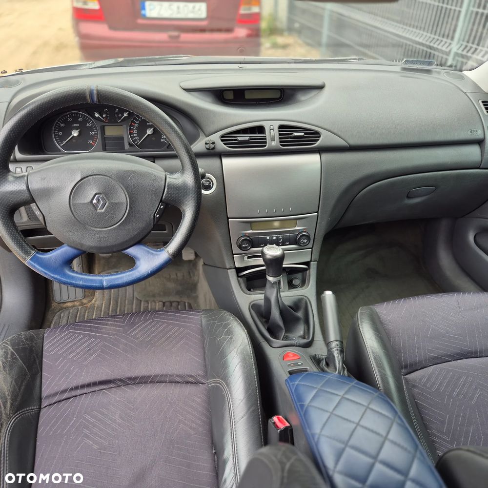 Renault Laguna 1.8 Concorde - 8